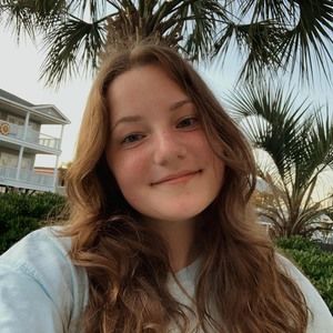 Meet your Posher, Caroline